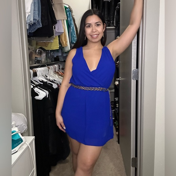 Dresses & Skirts - Blue dress with belt